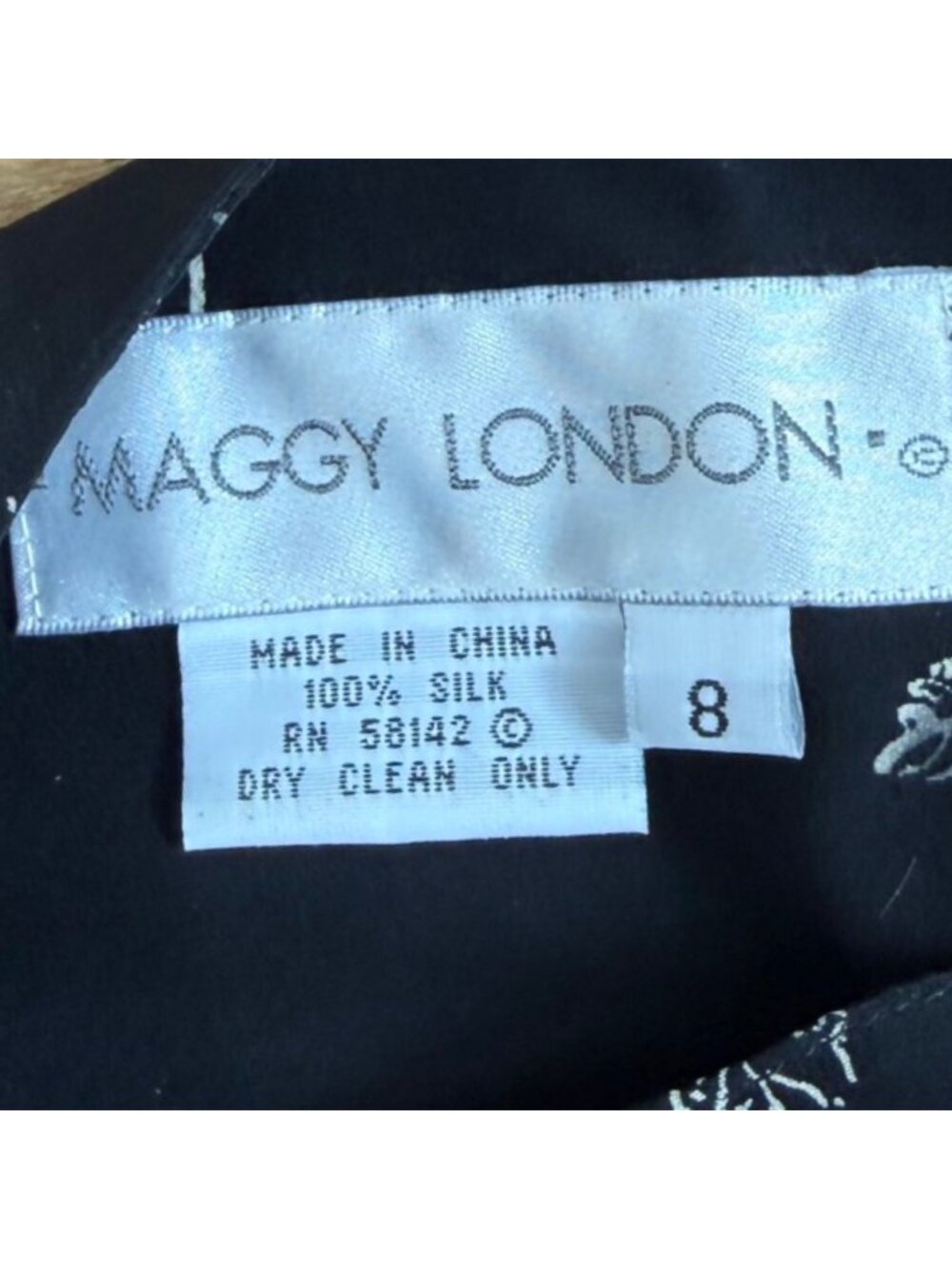 Vintage Leaf Print Silk Maxi Dress Size Medium 90s Black Short Sleeve A-Line - Picture 3 of 9
